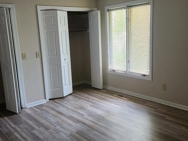 809 Hilltop Cir #HOUSE — Photo 15