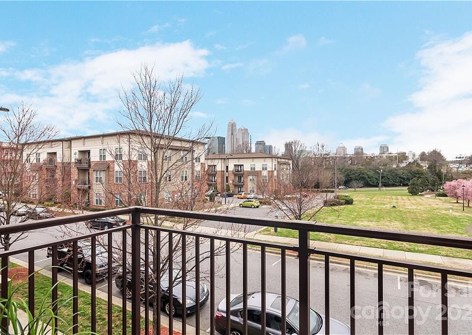 1st image of 744 Seigle Point Dr