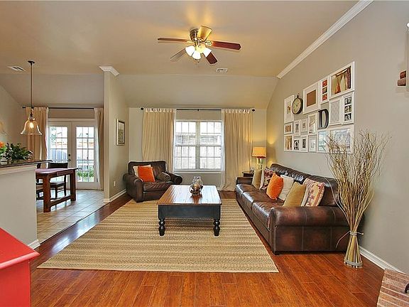 3rd image of 621 E Juniper Ln