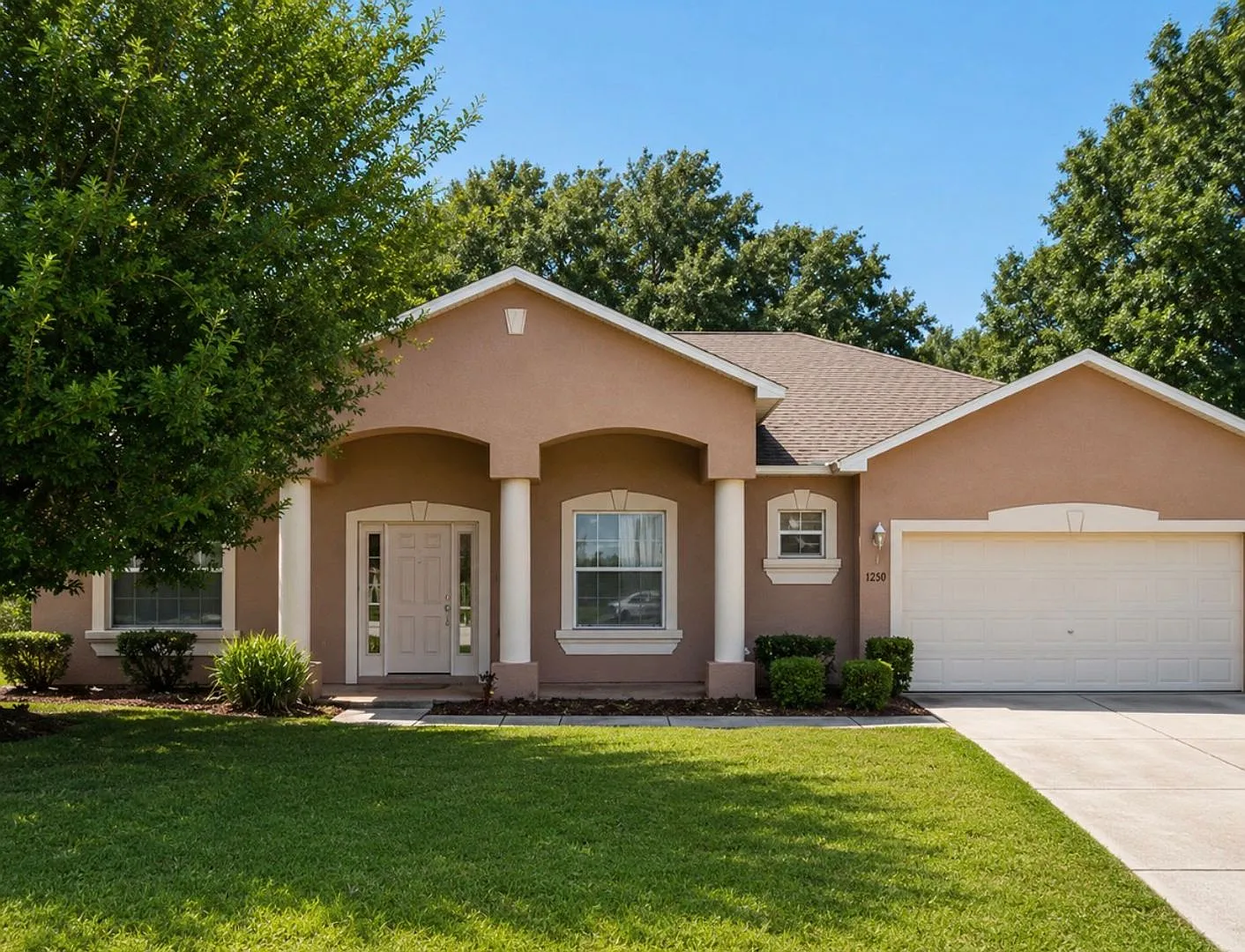 Spacious 3-Bedroom Home with Bonus Flex Room in Northeast Ocala Space to Live, Work & Entertain! — Photo 1