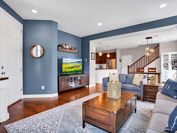 Entrance / Living Room