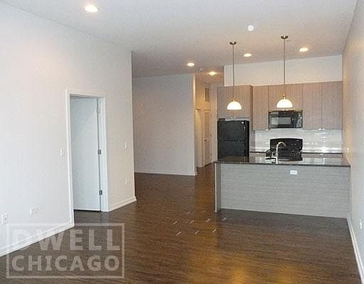 4th image of 2550 N Clybourn Ave