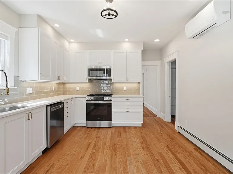68 Electric Ave #1A — Photo 3