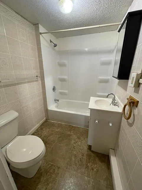 3 bed, $975 — Photo 4