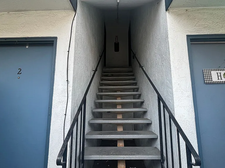 Appian Way, 4861 — Photo 20