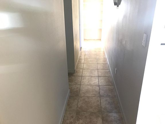 3rd image of 3037 W Rose Ln