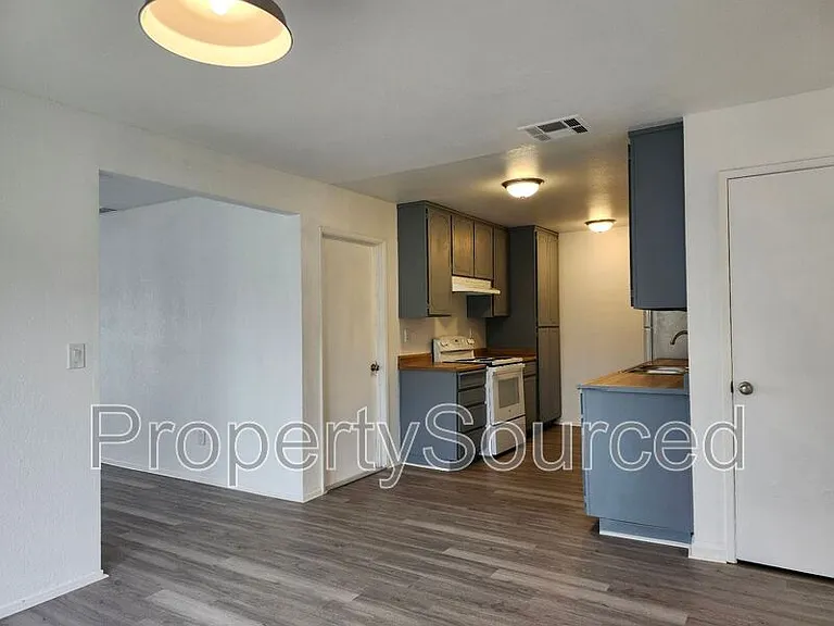 1944 Hickock Ct — Photo 3