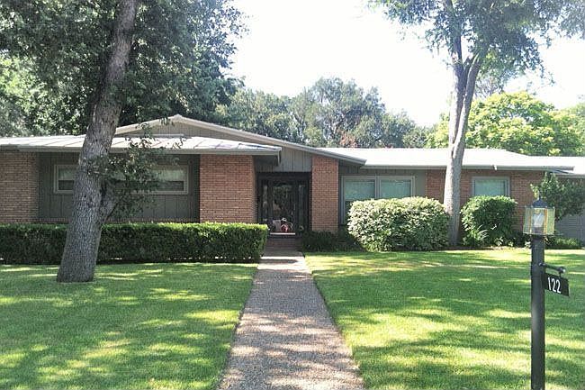 1st image of 122 Oak Glen Dr