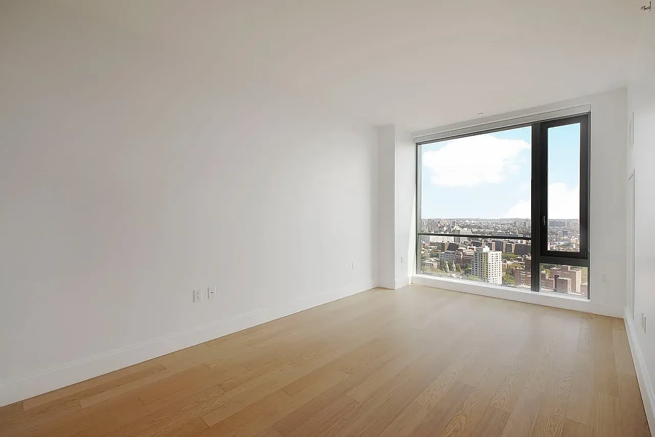 10 City Point — Photo 2