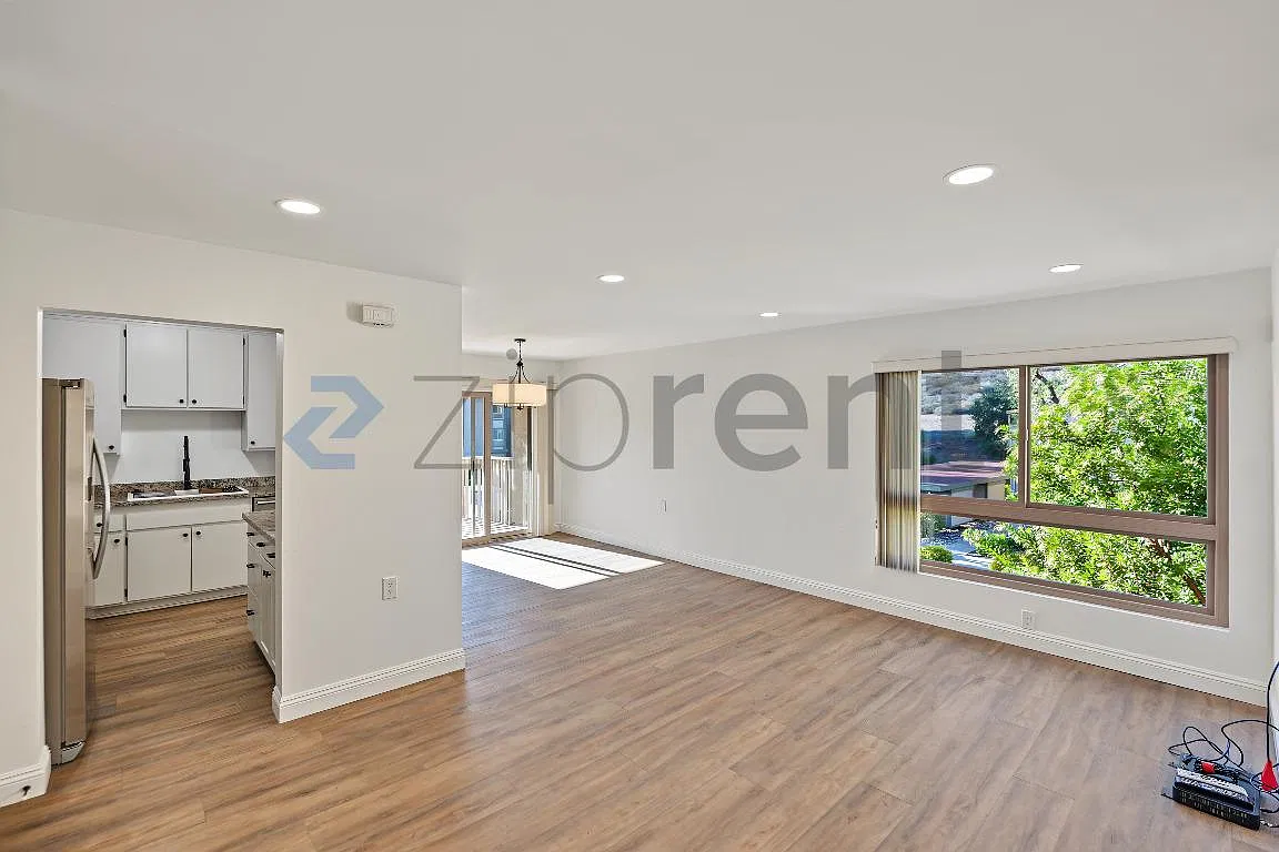 2 bed, 850 sqft, $3,100 — Photo 3