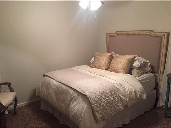2nd image of 406 Honeysuckle Dr