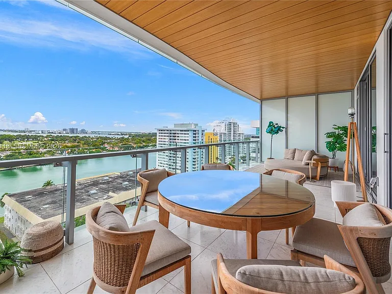 5775 Collins Ave #1405 — Photo 3