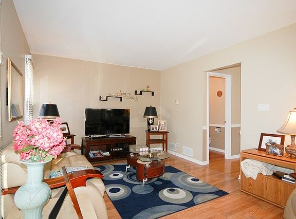 2nd image of 2632 College Hill Cir #101
