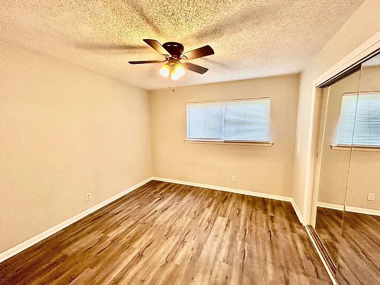 205 Valley View Ave #4 — Photo 26