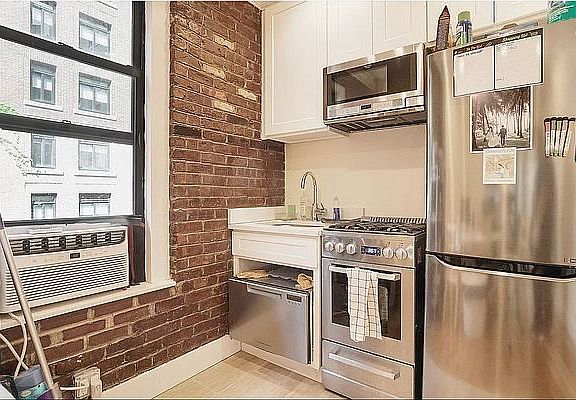 3rd image of 128 Mac Dougal St #2A
