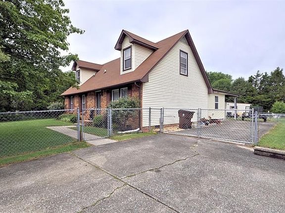 2nd image of 419 Ambrose Dr