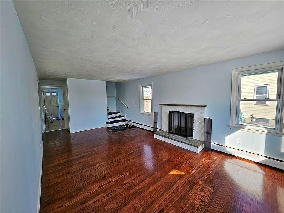 239 Doric Ave, Cranston, RI 02910 Zillow