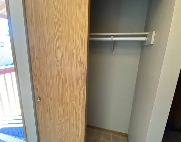 ALLEN CREEK APARTMENTS — Photo 8