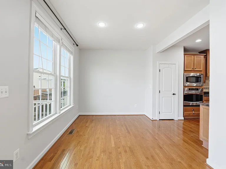 21253 Park Grove Ter — Photo 11