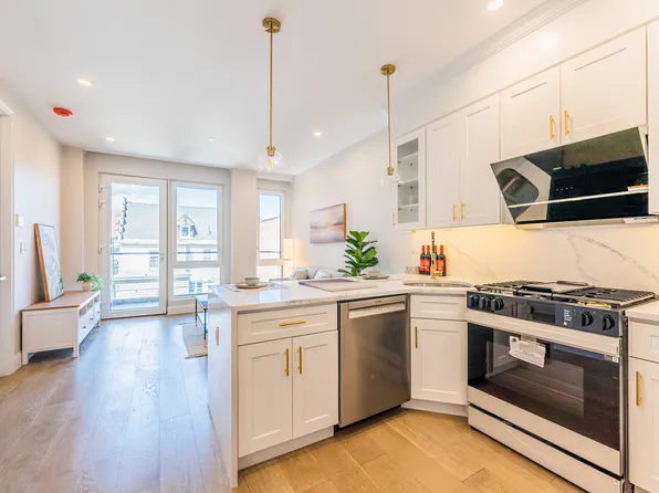 42-09 Hampton Street image 11 of 14