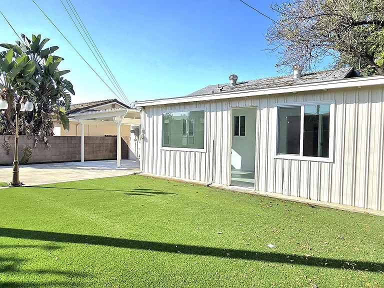 329 Orange St — Photo 25