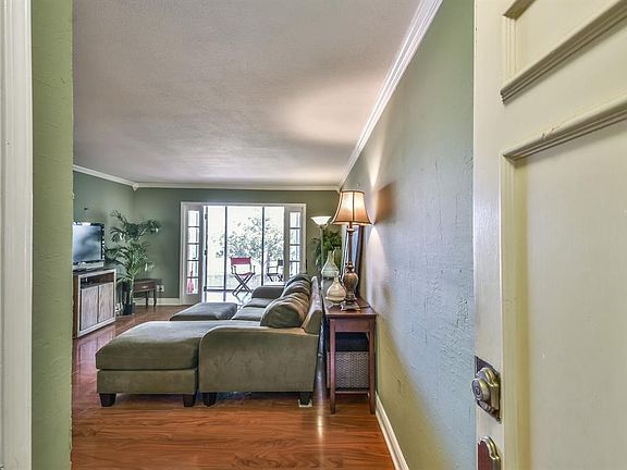 2nd image of 7575 Katy Fwy APT 116