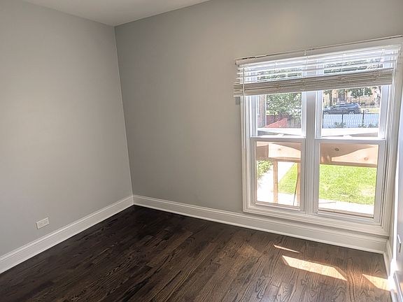 5th image of 2455 N Austin Ave #2