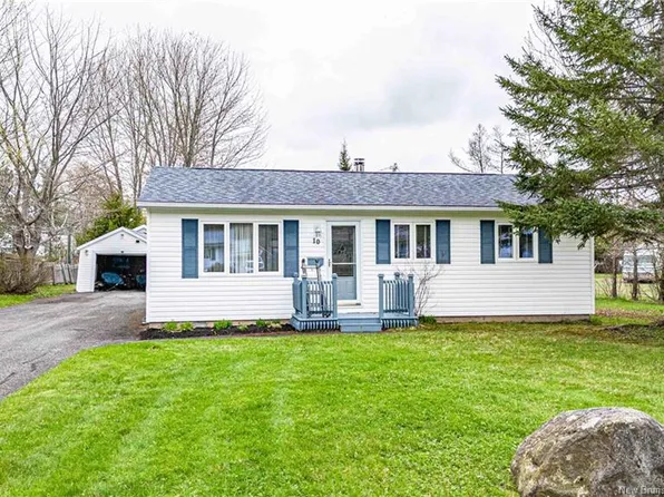 10 Daulphin Dr, Fredericton, NB E3A 4P5