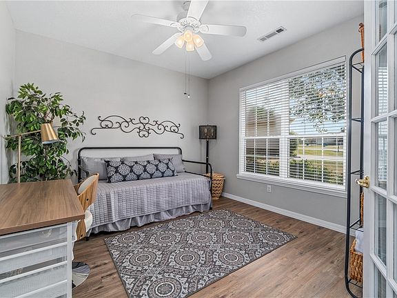 4th image of 12 Canopy Ln