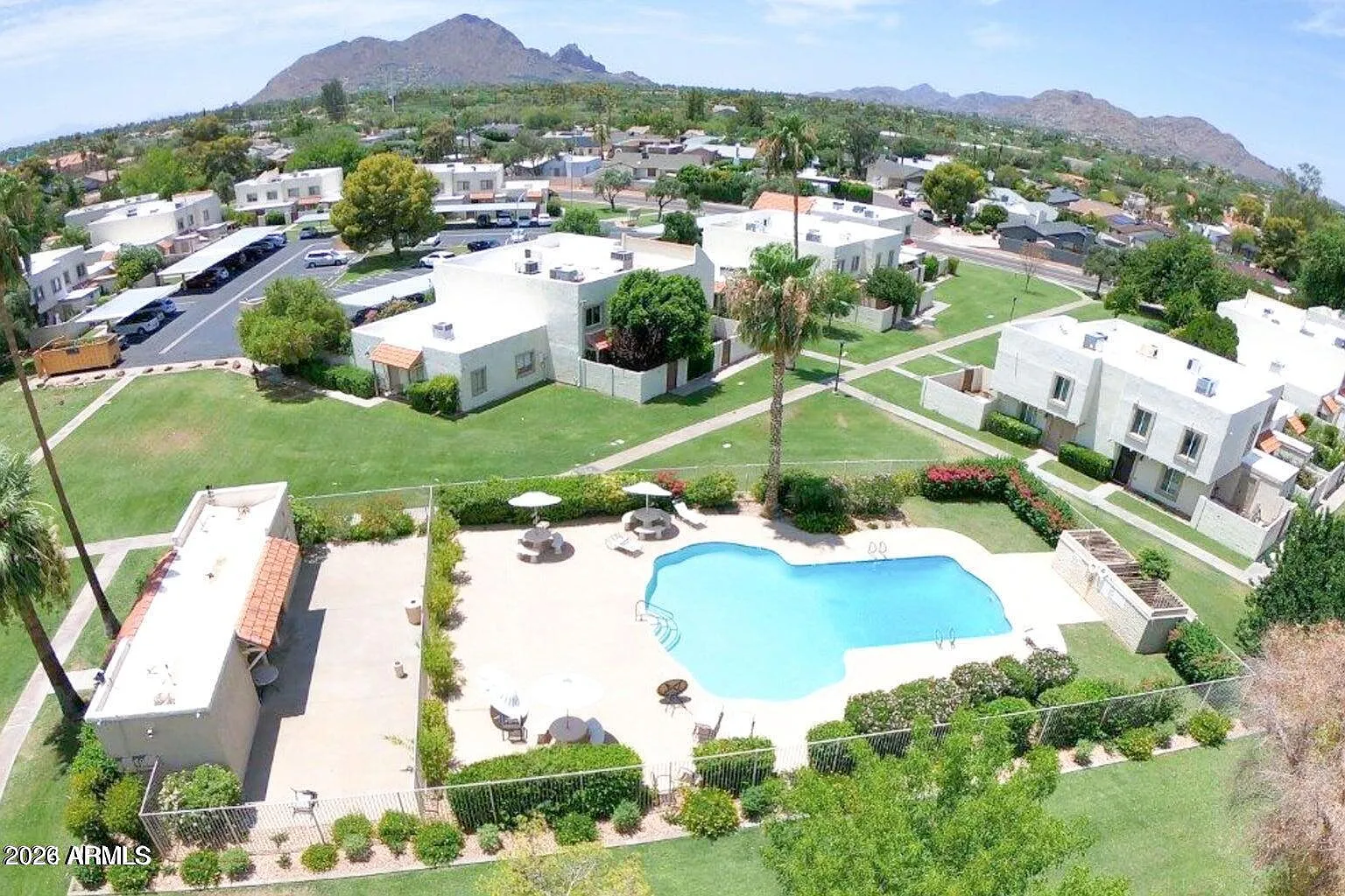 3 bed, 1.0 bath, 1053 sqft, $2,500 — Photo 1