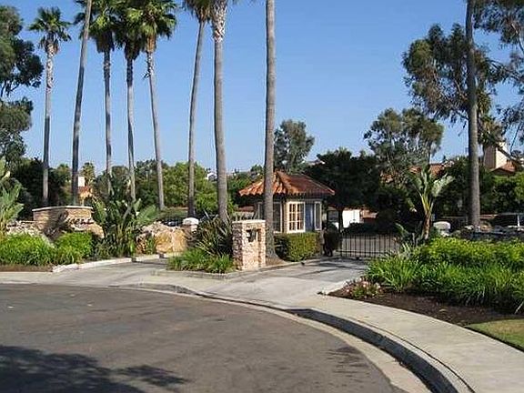 3rd image of 7190 Shoreline Dr #1