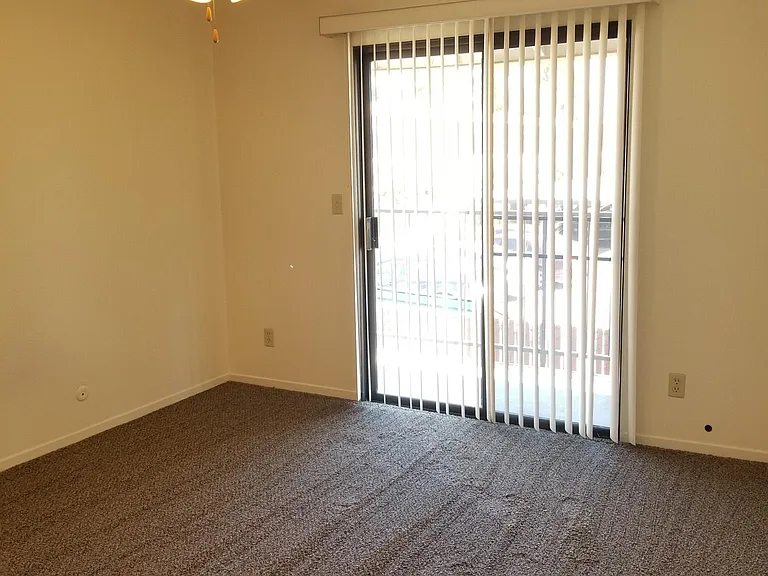 Orange Grove Apartments — Photo 10