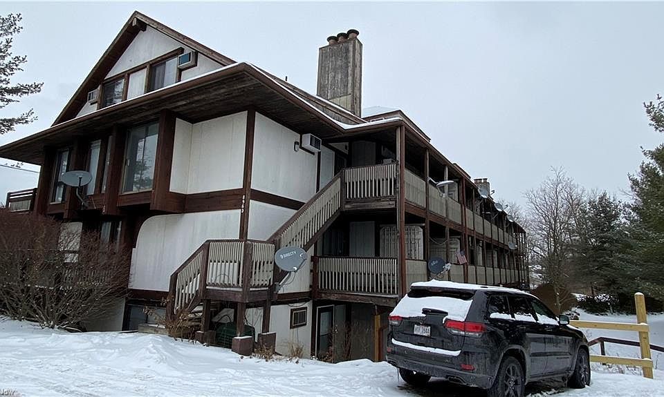 1st image of 896 Whitepine Dr APT C