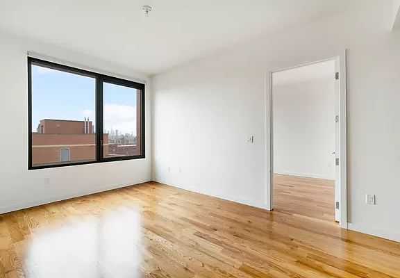 3rd image of 54 Noll St #7272