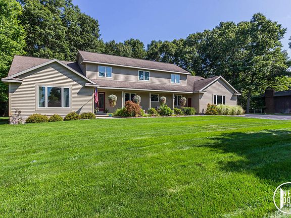 2nd image of 2586 Memorial Dr