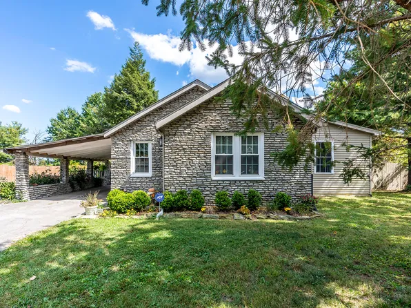 222 Old Wallaceton Rd, Berea, KY 40403