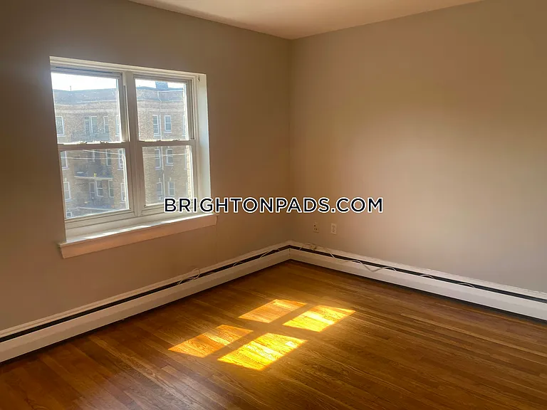 63-65 Selkirk Rd #7 — Photo 11