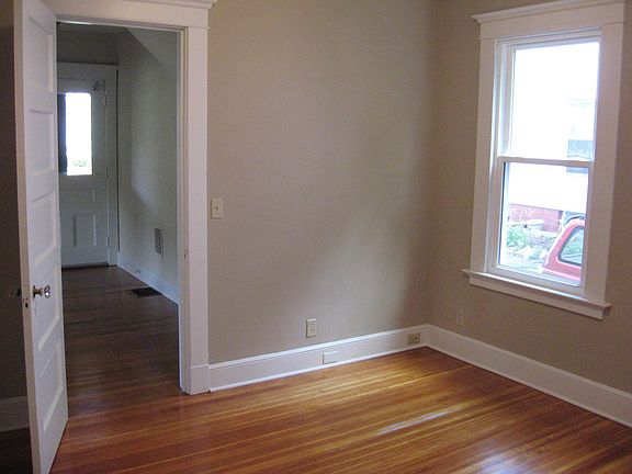 4th image of 205 Alden Ave #1