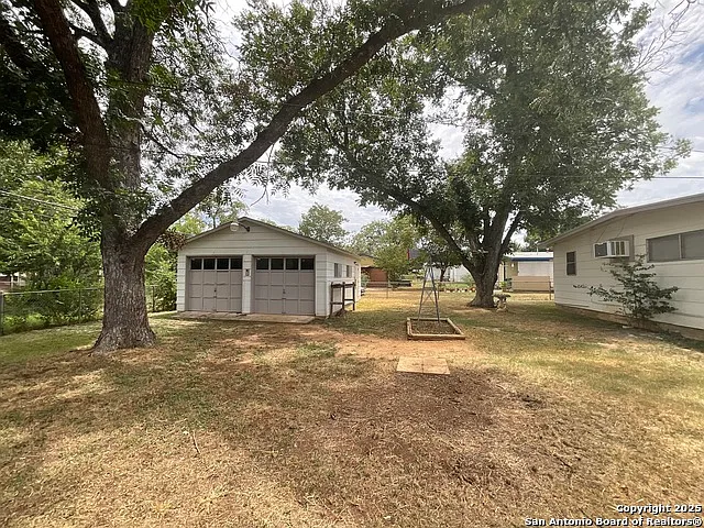 207 Pinehurst Blvd — Photo 21