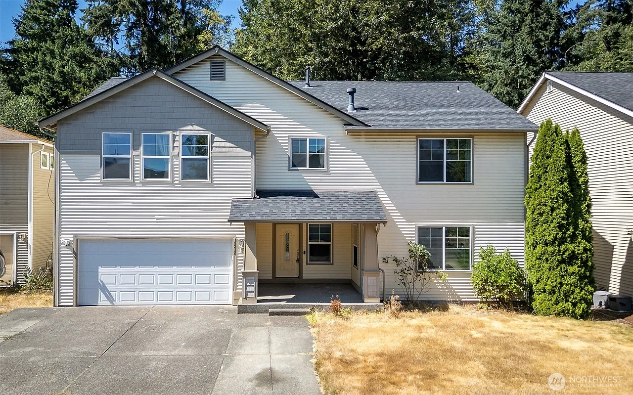 6 bed, 2.5 bath, 3236 sqft, $3,800 — Photo 1