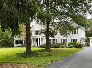 499 Saint Ives Rd, Great Falls, VA 22066