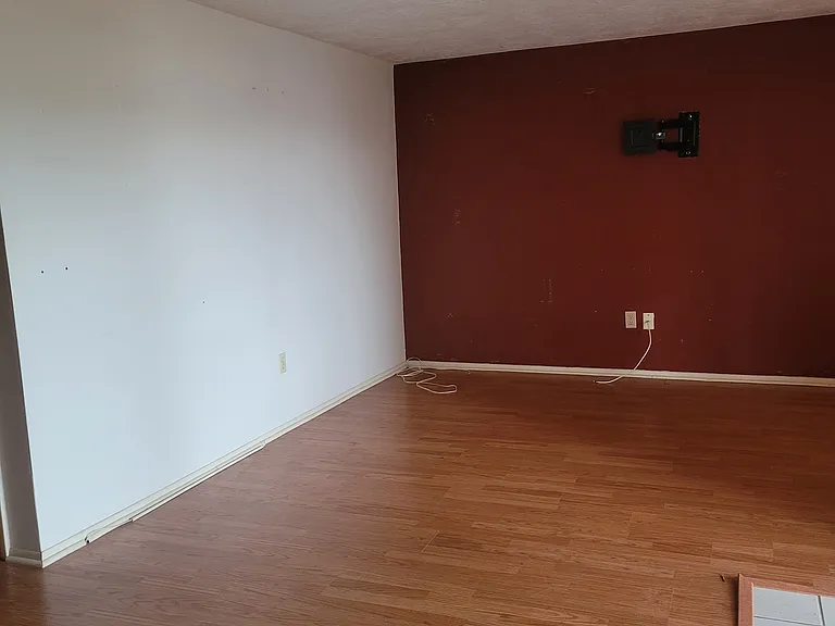 3428 Cincinnati Dr — Photo 2