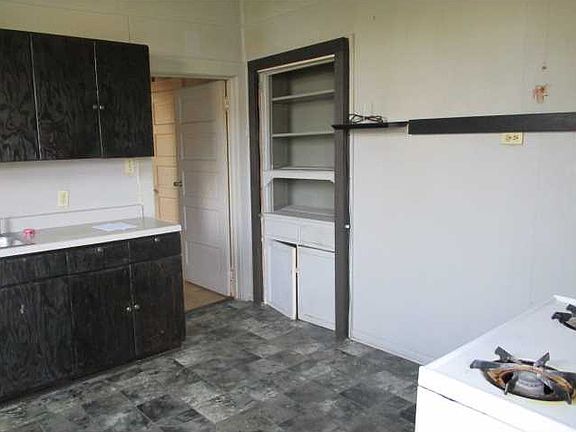 4th image of 2217 N Roman St