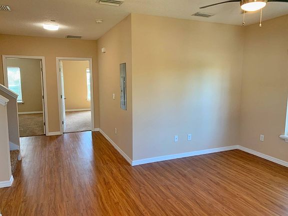 4th image of 133 De Haven St
