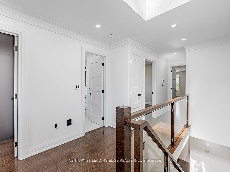 Toronto House for rent - 5 Bedrooms — photo 18