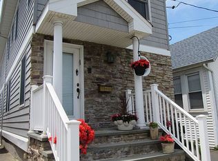 72 Beach Second St, Lawrence, NY 11559