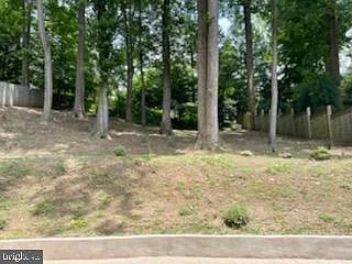 2305 N Vermont St — Photo 7
