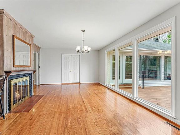 5th image of 600 N Elam Ave
