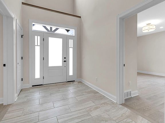 Monterey - Entry Way