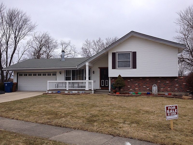 1st image of 179 Lakeview Ct